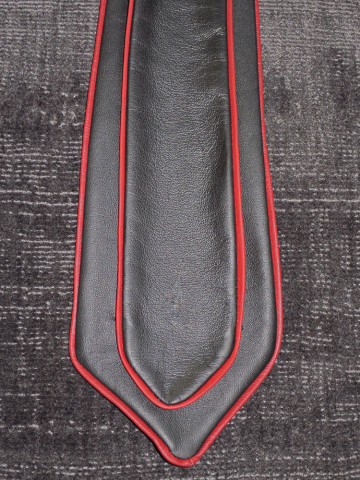 Lederkrawatte schmal mit ROTER Paspel  2
