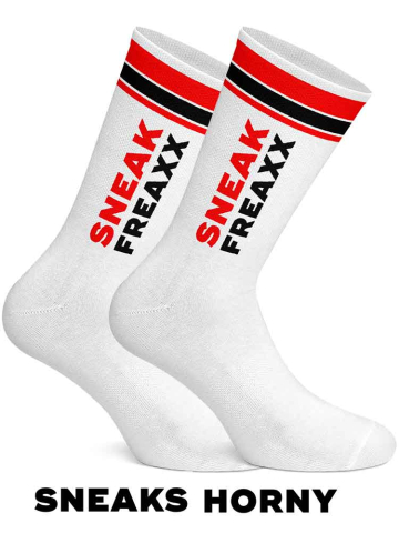 SNEAKFREAXX - Sneaks Horny  2